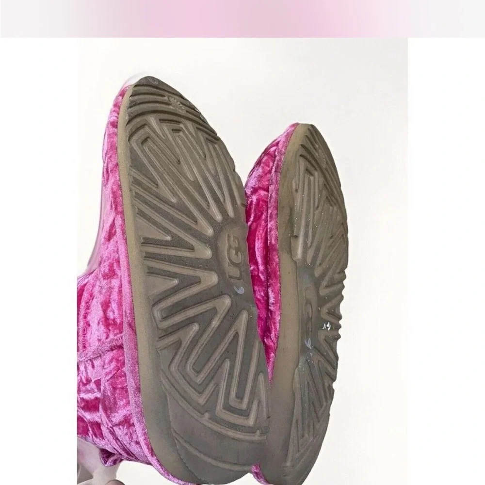 Uggs Crushed Velvet Classic Mini ll Hot Raspberry Pink 3 - Picture 8 of 8